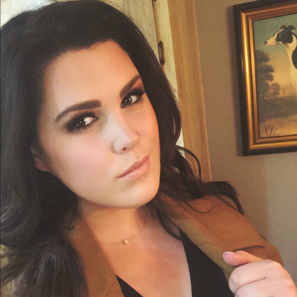 Meet your Posher, Stephanie